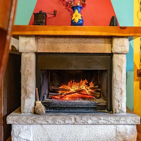 منزل ريفي Lorences A