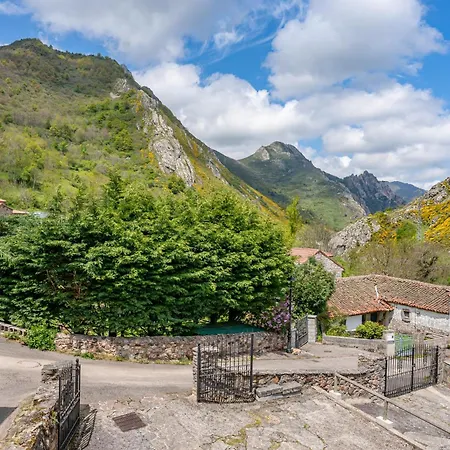 منزل ريفي Lorences A